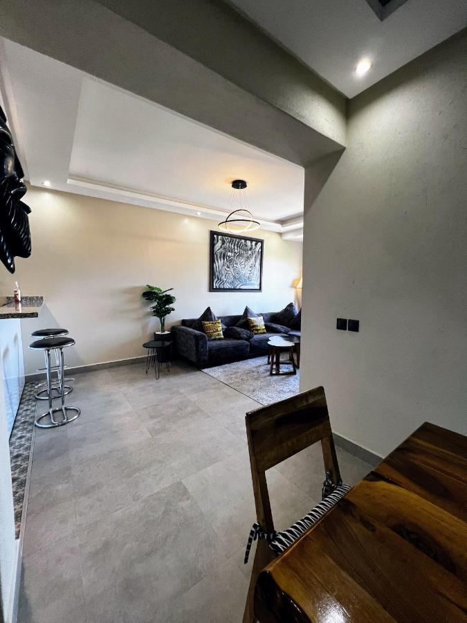 Moderne, Lumineux & Spacieux Avec Balcon -Central -Wifi-Smart Tv-Clim 马拉喀什 外观 照片